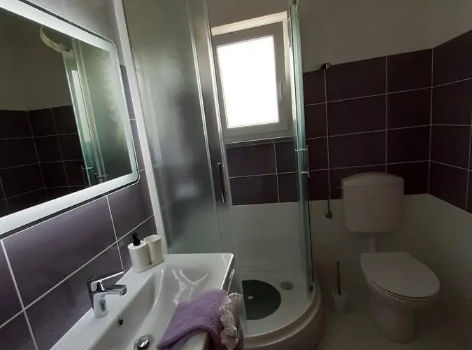 Dinko Apartmán Rovanjska