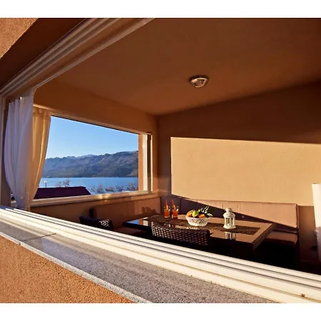 Dinko Apartment *