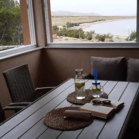 Dinko Apartman Rovanjska