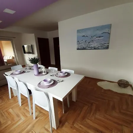 Dinko Apartman Rovanjska