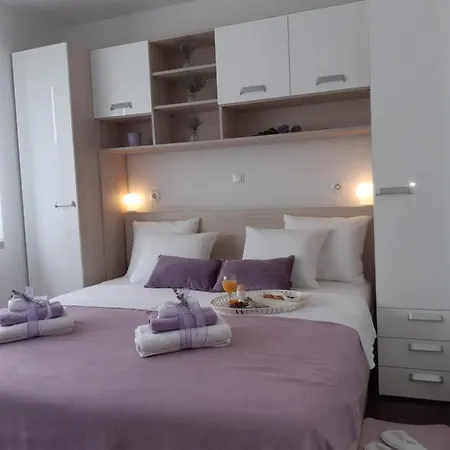 Dinko Apartman